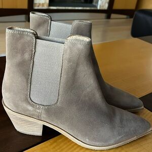 Kenneth Cole short boots